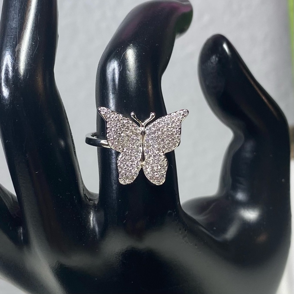 💕HP💕 Butterfly Adjustable Ring, Silver Plated w/ Crystals
Size Adjustable